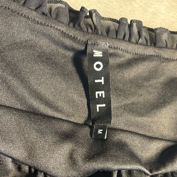 Motel Rocks Black Daisy Mini Dress Size Medium. Ties at shoulders. - Picture 7 of 8